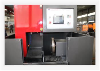 玉石專業(yè)立式鋸床“初現真身”