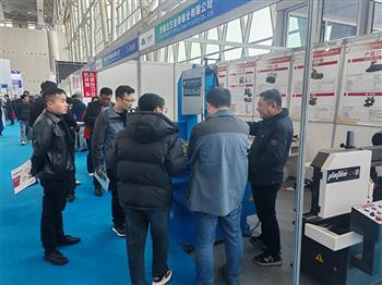 金鋒帶鋸床亮相合肥機床展：高效精準(zhǔn)穩(wěn)定，吸睛無數(shù)